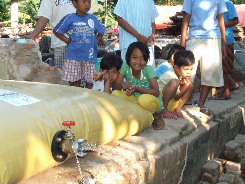 Closed drinking water tank